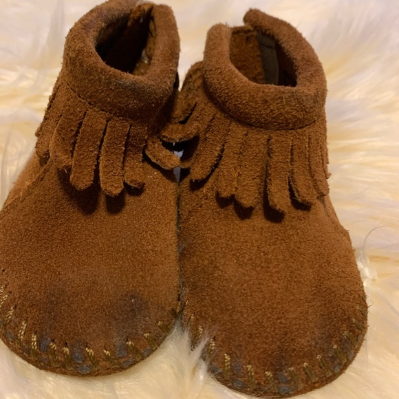 Baby minnetonkas size 1 & 2 - Picture 3 of 6